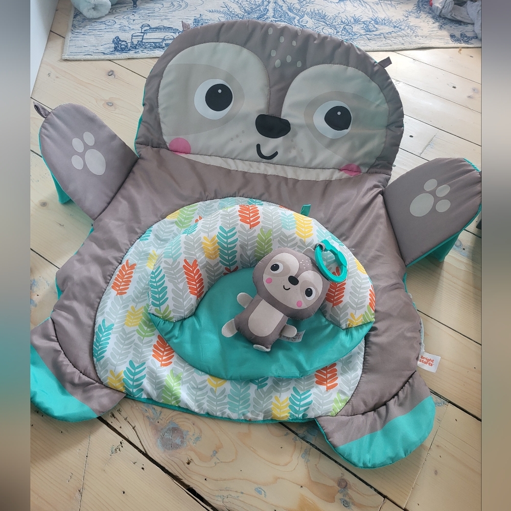 Baby activity mat with plush and Tummy Time pillow
